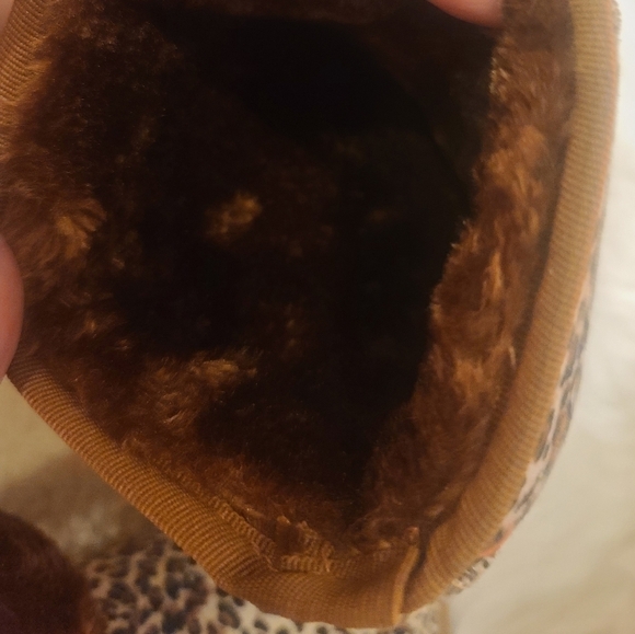 BNIB child's Wi-Fi Fuzzy leopard print boots! - Picture 7 of 11
